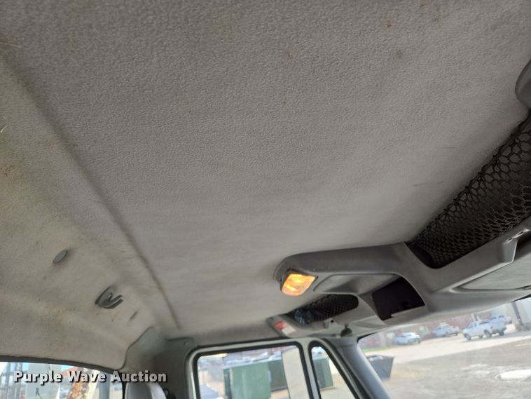 image for item DS5345 2007 International 7500 digger derrick truck