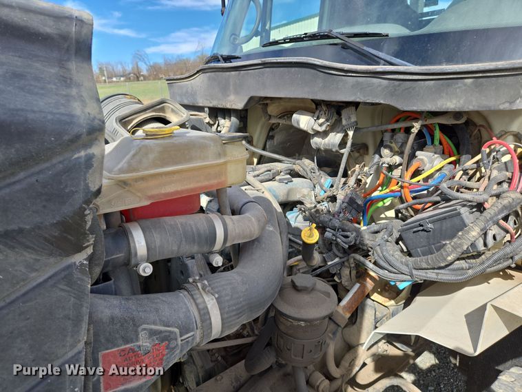 image for item DS5345 2007 International 7500 digger derrick truck