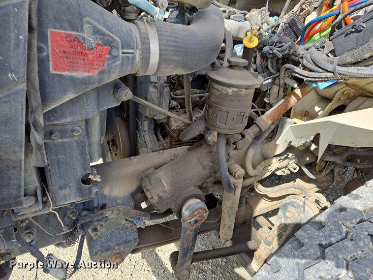 image for item DS5345 2007 International 7500 digger derrick truck