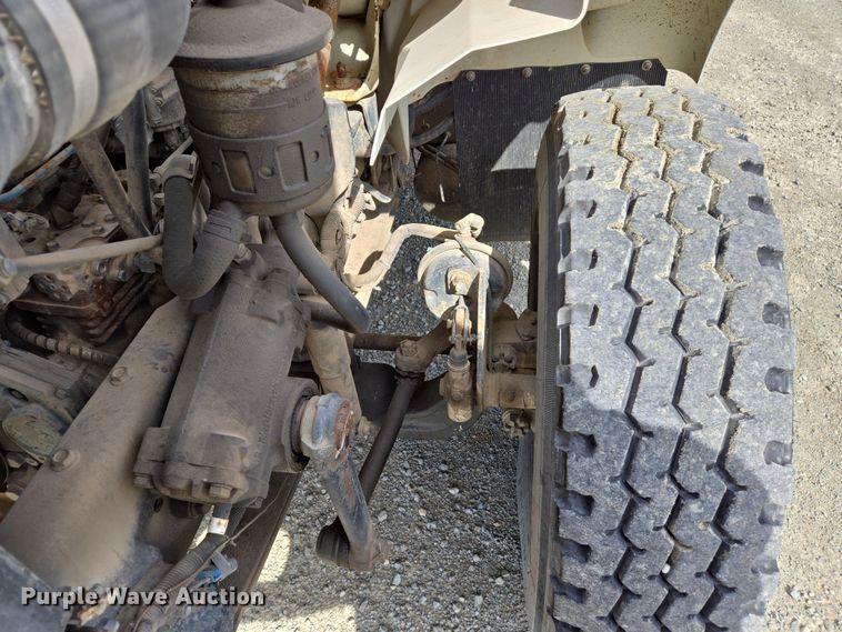 image for item DS5345 2007 International 7500 digger derrick truck