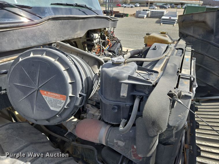 image for item DS5345 2007 International 7500 digger derrick truck