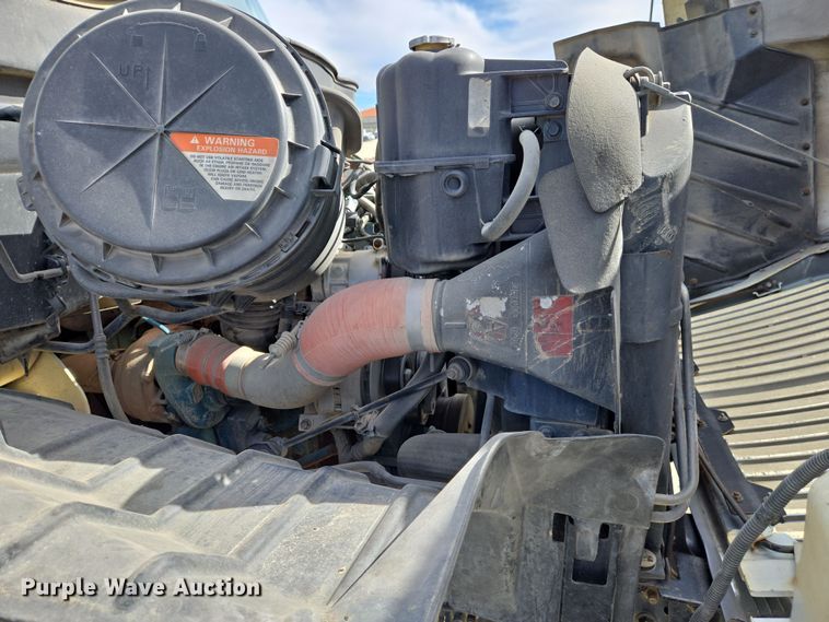 image for item DS5345 2007 International 7500 digger derrick truck