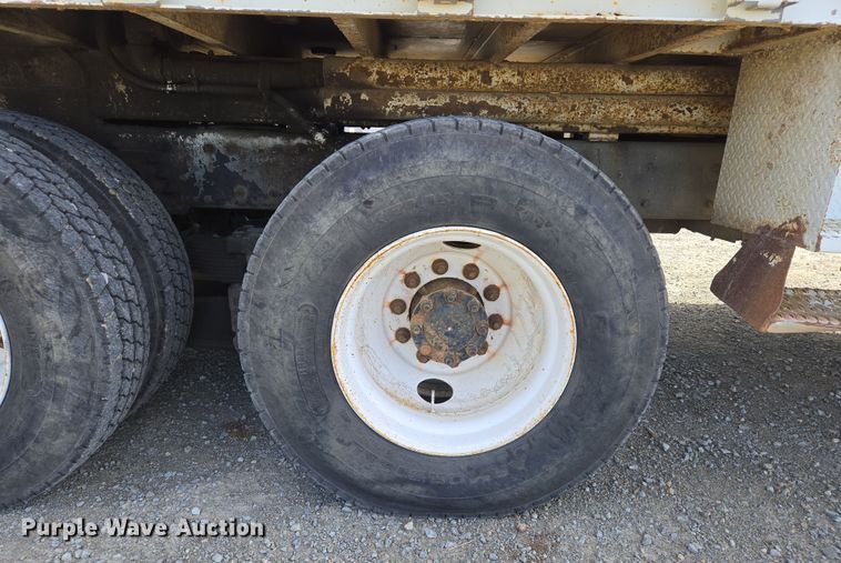 image for item DS5345 2007 International 7500 digger derrick truck