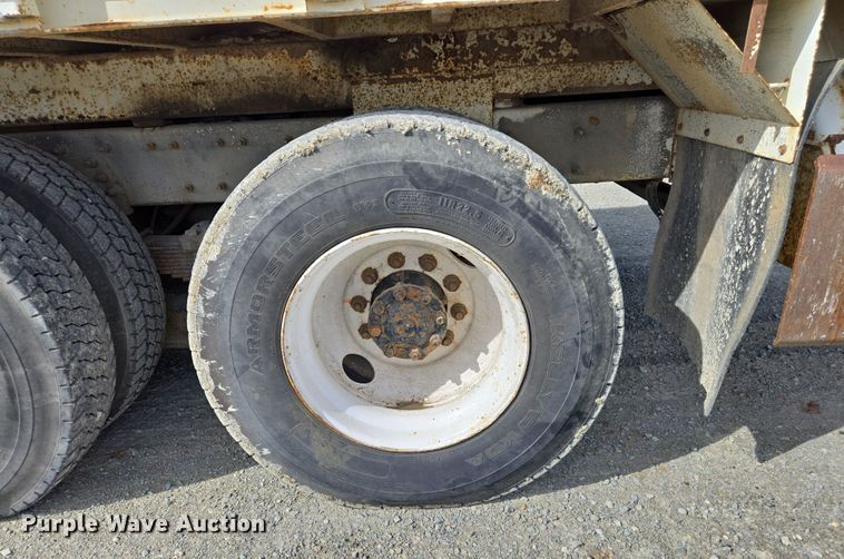 image for item DS5345 2007 International 7500 digger derrick truck