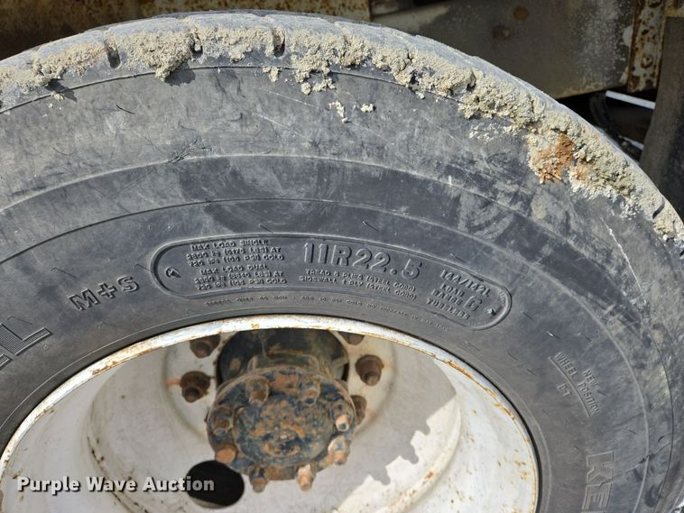 image for item DS5345 2007 International 7500 digger derrick truck