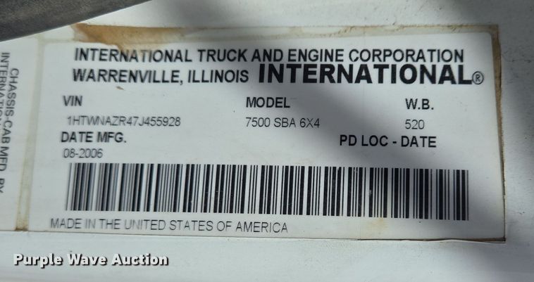 image for item DS5345 2007 International 7500 digger derrick truck