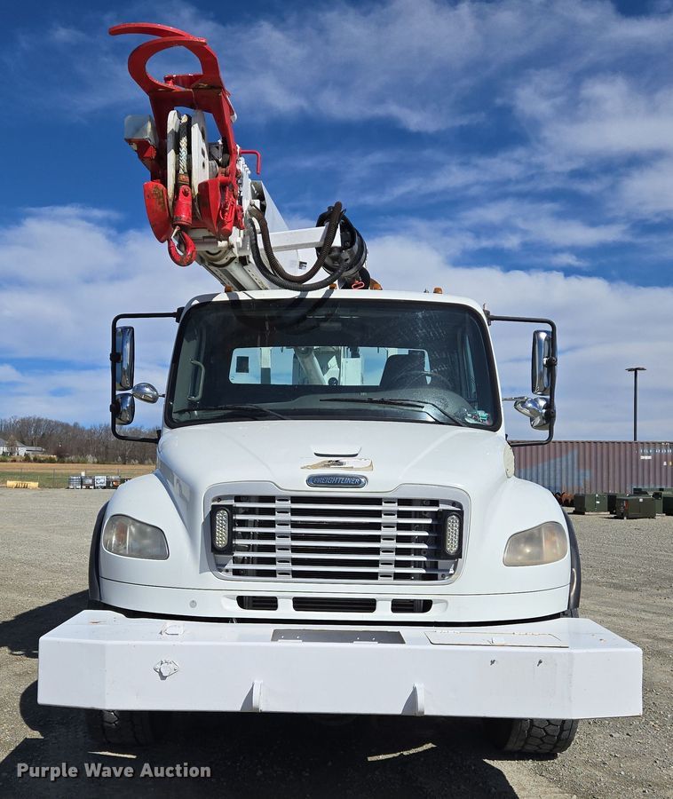 image for item DS5346 2009 Freightliner Business Class M2 digger derrick truck