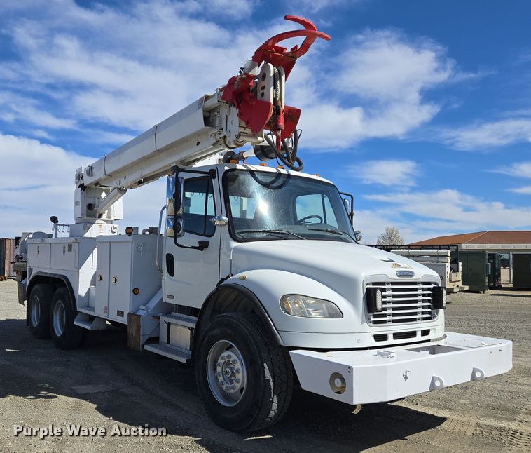 image for item DS5346 2009 Freightliner Business Class M2 digger derrick truck
