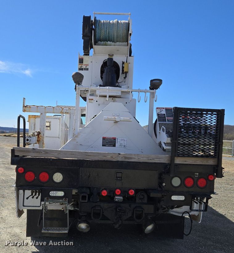 image for item DS5346 2009 Freightliner Business Class M2 digger derrick truck