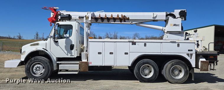image for item DS5346 2009 Freightliner Business Class M2 digger derrick truck