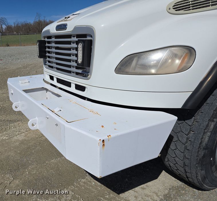 image for item DS5346 2009 Freightliner Business Class M2 digger derrick truck