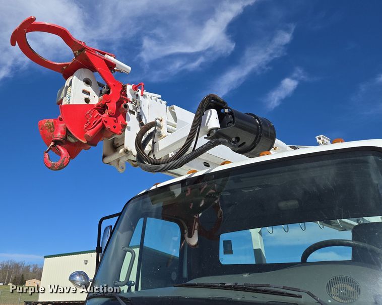 image for item DS5346 2009 Freightliner Business Class M2 digger derrick truck