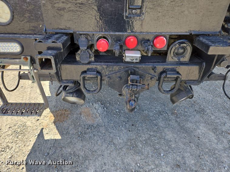 image for item DS5346 2009 Freightliner Business Class M2 digger derrick truck