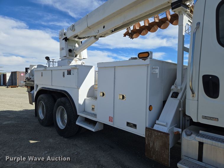 image for item DS5346 2009 Freightliner Business Class M2 digger derrick truck