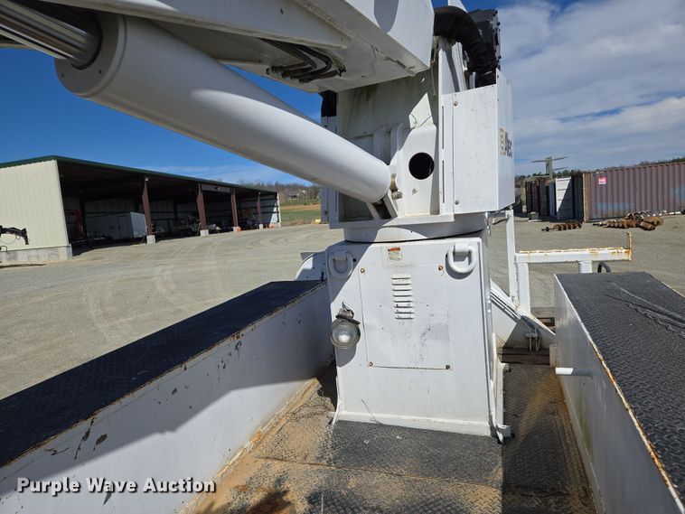 image for item DS5346 2009 Freightliner Business Class M2 digger derrick truck