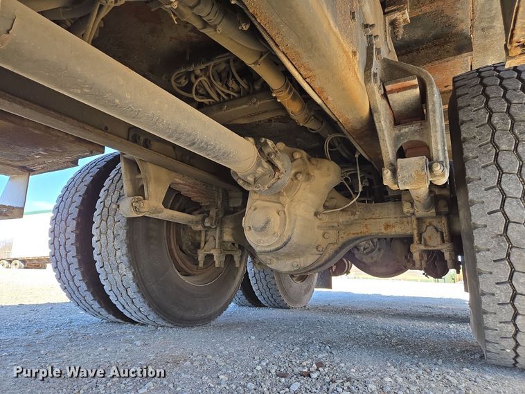 image for item DS5346 2009 Freightliner Business Class M2 digger derrick truck