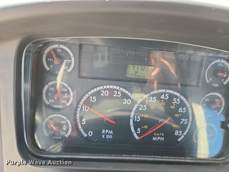 image for item DS5346 2009 Freightliner Business Class M2 digger derrick truck