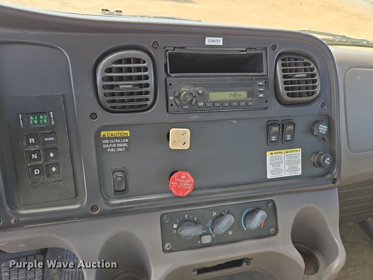 image for item DS5346 2009 Freightliner Business Class M2 digger derrick truck