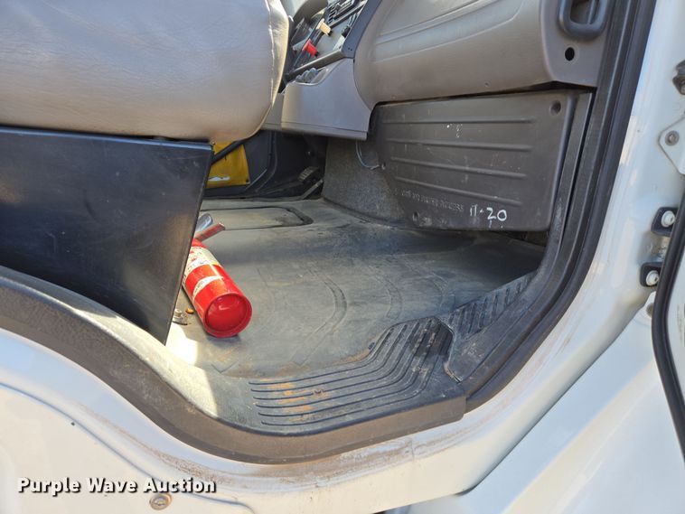 image for item DS5346 2009 Freightliner Business Class M2 digger derrick truck