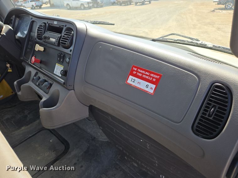 image for item DS5346 2009 Freightliner Business Class M2 digger derrick truck