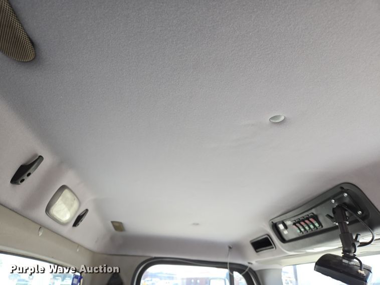 image for item DS5346 2009 Freightliner Business Class M2 digger derrick truck