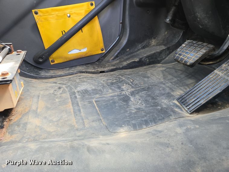 image for item DS5346 2009 Freightliner Business Class M2 digger derrick truck