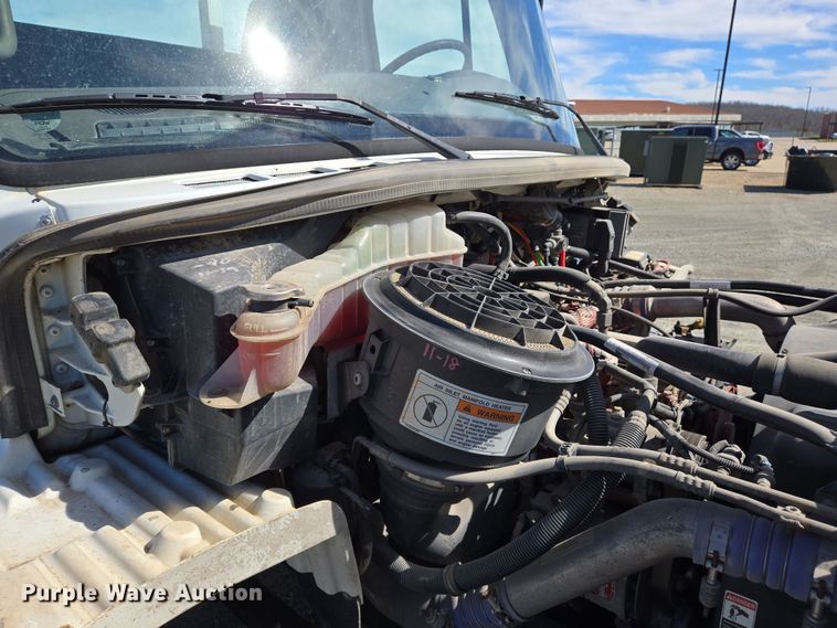 image for item DS5346 2009 Freightliner Business Class M2 digger derrick truck