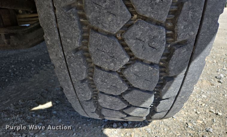 image for item DS5346 2009 Freightliner Business Class M2 digger derrick truck