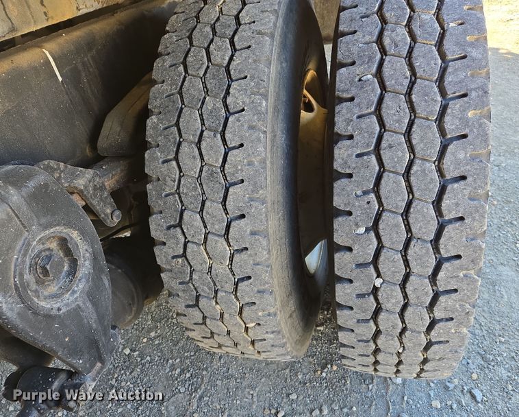 image for item DS5346 2009 Freightliner Business Class M2 digger derrick truck