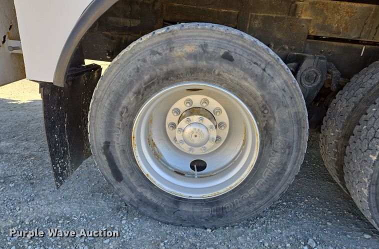 image for item DS5346 2009 Freightliner Business Class M2 digger derrick truck