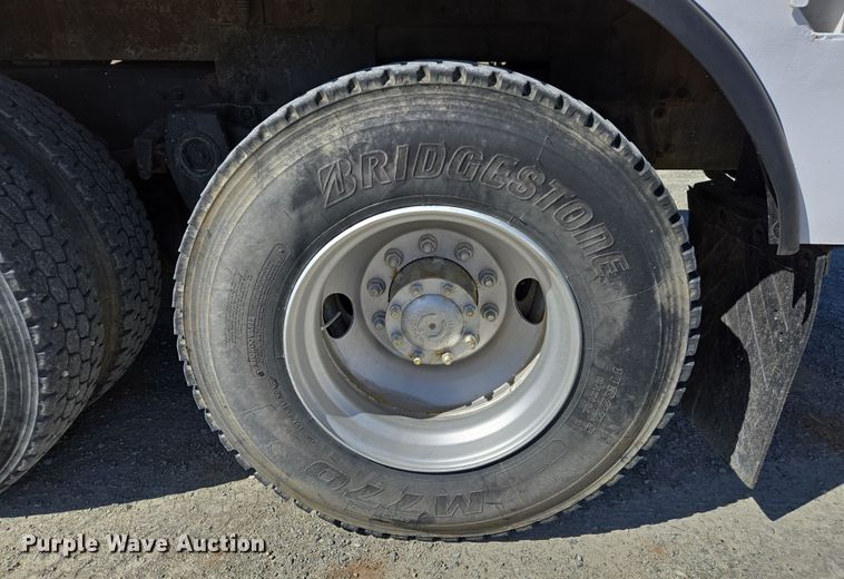 image for item DS5346 2009 Freightliner Business Class M2 digger derrick truck