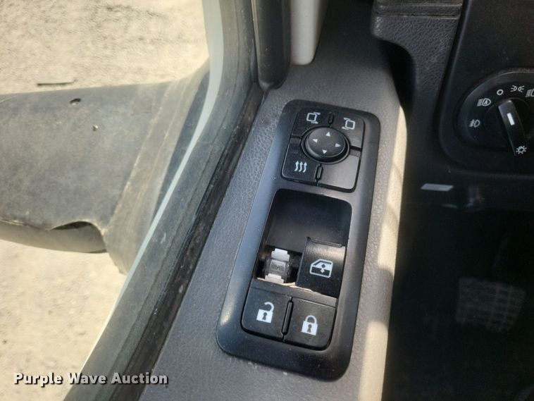 image for item DS5352 2019 International RH613 semi truck