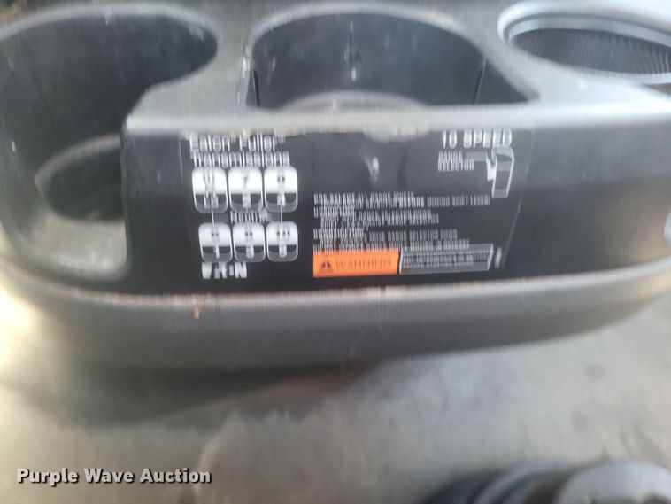 image for item DS5352 2019 International RH613 semi truck