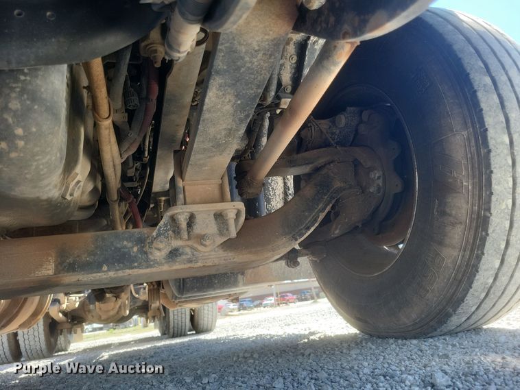 image for item DS5352 2019 International RH613 semi truck