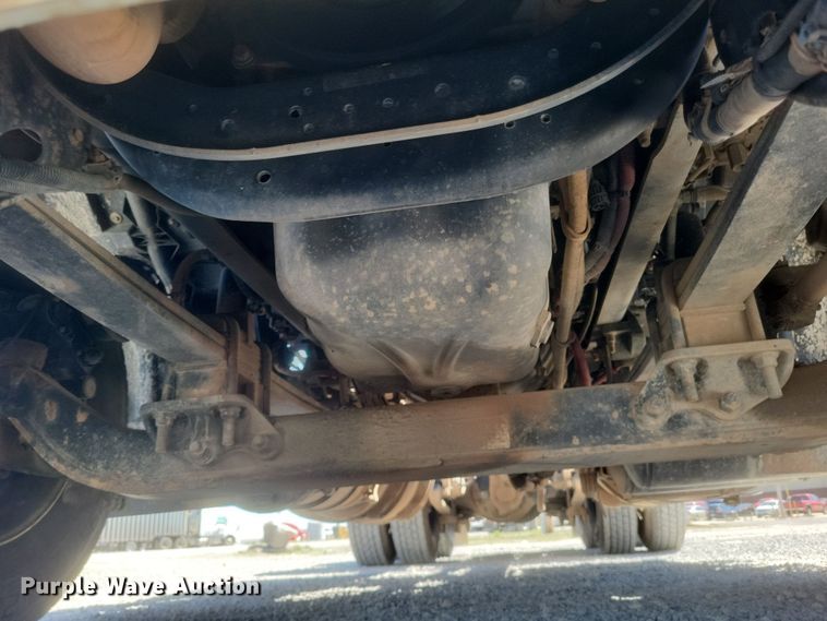 image for item DS5352 2019 International RH613 semi truck