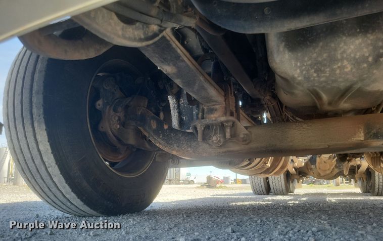 image for item DS5352 2019 International RH613 semi truck