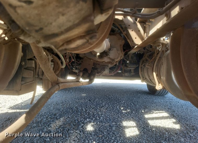 image for item DS5352 2019 International RH613 semi truck