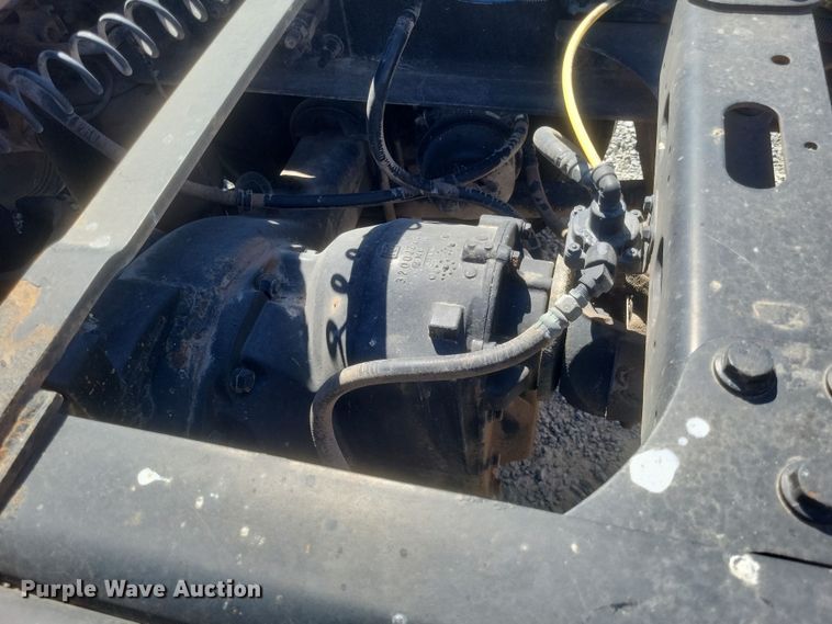 image for item DS5352 2019 International RH613 semi truck