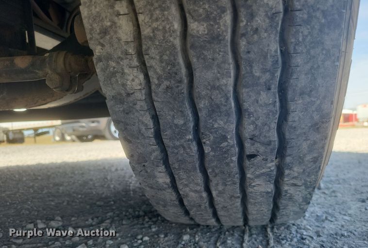 image for item DS5352 2019 International RH613 semi truck