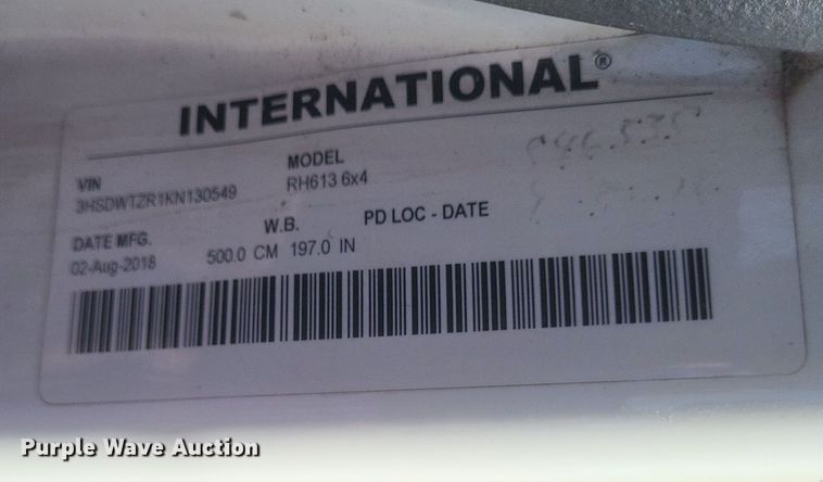 image for item DS5352 2019 International RH613 semi truck