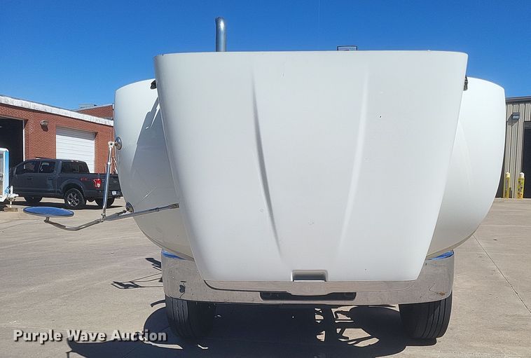 image for item DS5354 2013 Peterbilt 337 semi truck