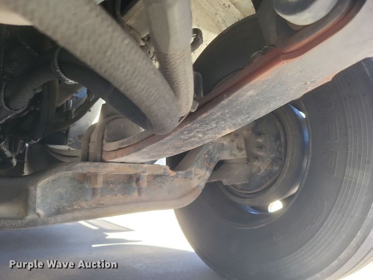 image for item DS5354 2013 Peterbilt 337 semi truck