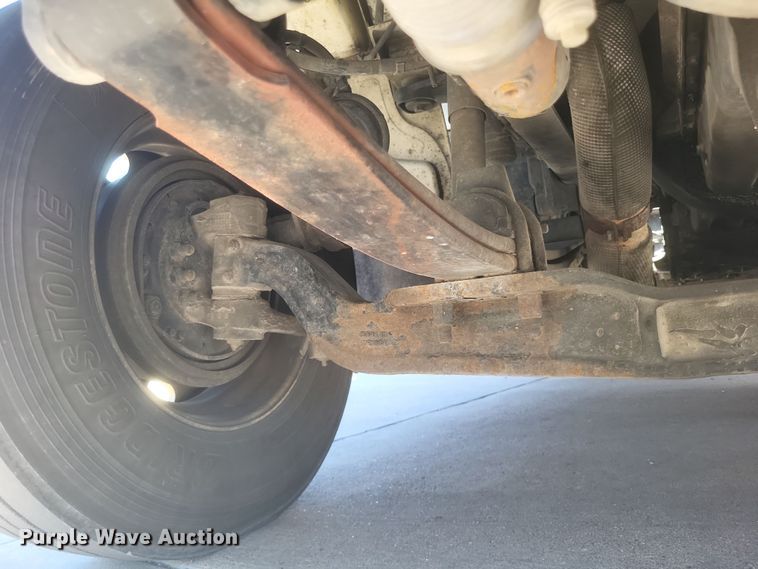 image for item DS5354 2013 Peterbilt 337 semi truck