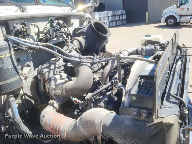 image for item DS5354 2013 Peterbilt 337 semi truck