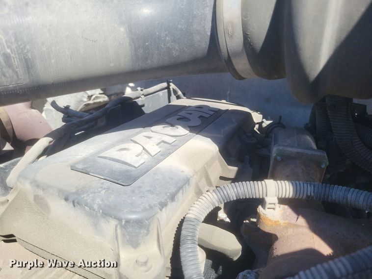 image for item DS5354 2013 Peterbilt 337 semi truck