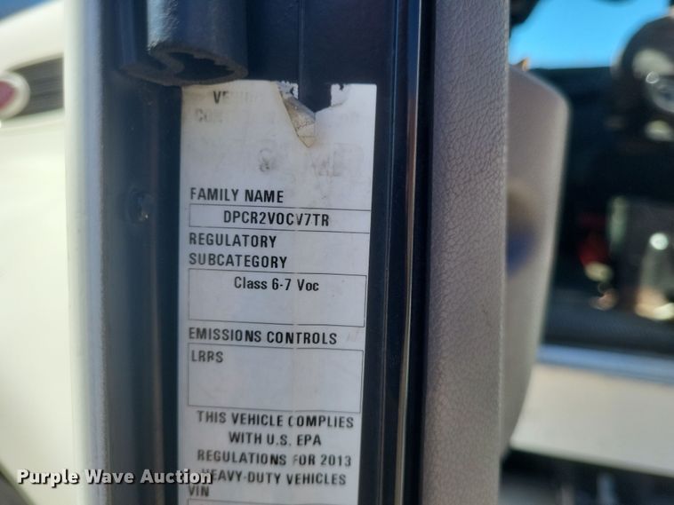 image for item DS5354 2013 Peterbilt 337 semi truck