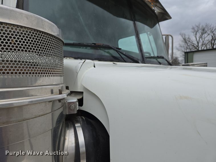 image for item DS5367 2007 Western Star 4900 semi truck