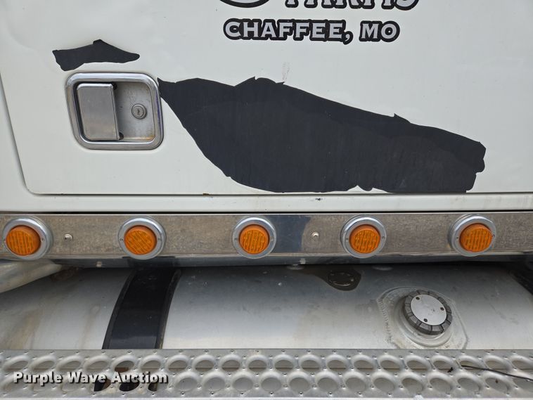 image for item DS5367 2007 Western Star 4900 semi truck