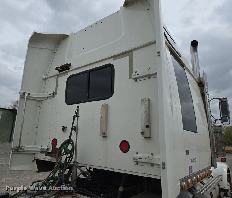 image for item DS5367 2007 Western Star 4900 semi truck