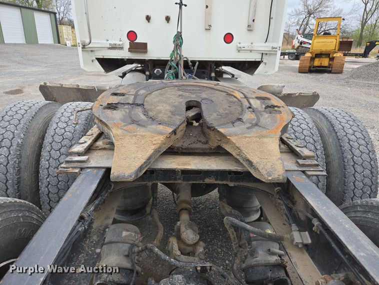 image for item DS5367 2007 Western Star 4900 semi truck